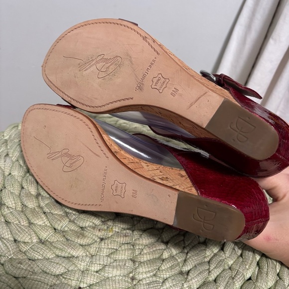 Donald Pliner Dylan Red Patent Leather Slip On Elegant Thong Cork Wedge Sandals - Picture 12 of 13